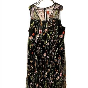 Torrid size 3 embroidered dress